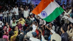 Final barricading : 17 दिन से आंदोलनरत छात्रों का विधानसभा मार्च, वाटर कैनन के बीच आखिरी बैरिकेडिंग तक पहुंचे ?