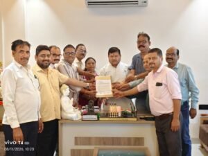 Public representatives : कैशलेस चिकित्सा सुविधा हेतु शासनादेश जारी करने की मांग, जनप्रतिनिधियों को सौंपा गया मांग पत्र ?