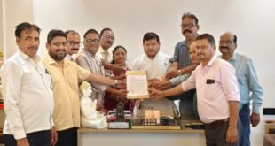 Public representatives : कैशलेस चिकित्सा सुविधा हेतु शासनादेश जारी करने की मांग, जनप्रतिनिधियों को सौंपा गया मांग पत्र ?