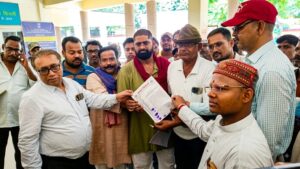 Submitted a memorandum : बांदा में गरीब पट्टाधारकों की जमीन बहाल कराने की मांग, सद्भावना सेवा मंच ने जिलाधिकारी को सौंपा ज्ञापन ?