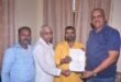 Submitted a memorandum : कैशलेस चिकित्सा सुविधा की मांग को लेकर शिक्षणेत्तर कर्मचारियों ने विधायक अमिताभ बाजपेई को सौंपा ज्ञापन ?