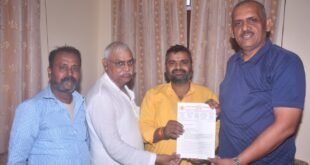 Submitted a memorandum : कैशलेस चिकित्सा सुविधा की मांग को लेकर शिक्षणेत्तर कर्मचारियों ने विधायक अमिताभ बाजपेई को सौंपा ज्ञापन ?