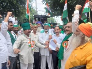 Raised demands : भाकियू टिकैत ने गढ़मुक्तेश्वर में निकाली भव्य तिरंगा यात्रा, किसानों ने राष्ट्रपति के नाम ज्ञापन सौंपकर उठाईं मांगें ?