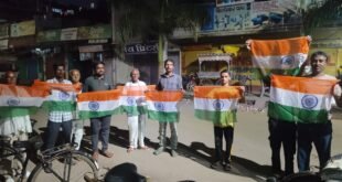 A New Resolve : बांदा में समाचार पत्र विक्रेता संघ ने रेलवे स्टेशन वितरण सेंटर से हर घर तिरंगा अभियान को दिया नया संकल्प ?