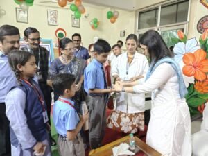 National Deworming Day : हापुड़ में राष्ट्रीय कृमि मुक्त दिवस का शुभारंभ, बच्चों को स्वस्थ रखने के लिए अभियान हुआ शुरू ?