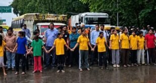 Balaganj Crossing : लखनऊ में सुविधाओं की बदहाली के खिलाफ सर्वोदय विद्यालय की छात्राओं का प्रदर्शन, बालागंज चौराहे पर लगाया जाम ?