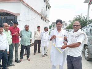 Basti Sadar MLA : शिक्षणेत्तर कर्मचारियों की मांगों को लेकर बस्ती सदर विधायक को सौंपा ज्ञापन ?