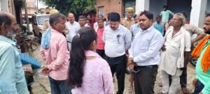 Woman critically injured : शाहजहांपुर में बारिश के दौरान पक्का मकान गिरा, चाचा-भतीजे की मौत, महिला गंभीर घायल ?