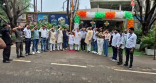 M&M : अनंता आनंद विहार हापुड़ में स्वतंत्रता दिवस पर ध्वजारोहण, देशभक्ति के गीतों के साथ लिया राष्ट्रहित में योगदान का संकल्प ?