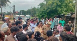 Distributed relief materials : जलभराव से गिरे घरों का निरीक्षण करने पहुंचीं राज्य मंत्री कृष्णा पासवान, पीड़ित परिवारों को बांटी राहत सामग्री ?