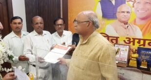 Submitted a memorandum : शिक्षणेत्तर कर्मचारियों को कैशलेस चिकित्सा सुविधा देने की मांग, विधायक अमित अग्रवाल को सौंपा ज्ञापन ?
