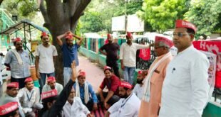 Concluded on the basis of an assurance : मेरठ में मजदूरों और ऑटो रिक्शा चालकों की मांगों को लेकर धरना, नगर आयुक्त के आश्वासन पर समाप्त हुआ प्रदर्शन ?