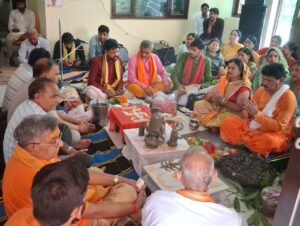 Grand Community Feast :  हर महादेव के जयघोष से गूंजा भाजपा कार्यालय, रुद्राभिषेक के साथ हुआ विशाल भंडारा ?