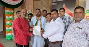 Submitted a memorandum : कैशलेस चिकित्सा सुविधा की मांग को लेकर शिक्षणेत्तर कर्मचारियों ने विधायक को सौंपा ज्ञापन ?