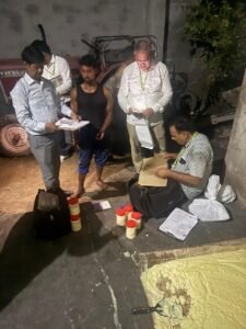 Material seized : हापुड़ में खोआ निर्माण इकाइयों पर खाद्य विभाग की छापेमारी, 7 कुंतल मिलावटी खोआ नष्ट, लाखों की सामग्री सीज ?