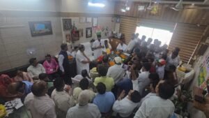 AICC : पर्यवेक्षक चेतन चौहान ने समीक्षा बैठक में कार्यकर्ताओं से संवाद कर जिलाध्यक्ष और शहर अध्यक्ष आवेदकों की सूची सौंपी