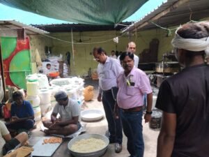 Notice issued : सिंघल स्वीट्स पर खाद्य सुरक्षा विभाग की छापेमारी, खाद्य पदार्थों के नमूने लिए, संचालक को नोटिस जारी ?