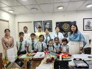 The Festival of Raksha Bandhan : अमेरिकन एडुग्लोबल अकादमी के बच्चों ने जिलाधिकारी कविता मीना को राखी बांधकर मनाया रक्षाबंधन पर्व