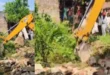 Administration arrives :  गांव के मुख्य रास्ते पर बना दी 3 फीट ऊंची दीवार, शिकायत मिलते ही JCB लेकर पहुंचा प्रशासन ?