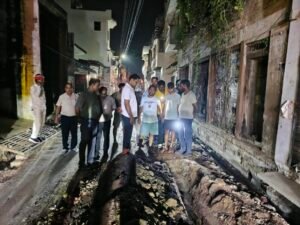 Warning of action : डीएम ने देर रात जौनपुर के प्रमुख मार्गों का किया निरीक्षण, लापरवाही पर कार्रवाई की चेतावनी ?