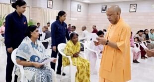CM Yogi : जनता दर्शन में हर पीड़ित तक खुद पहुंचे सीएम योगी, शिकायतों के त्वरित समाधान के दिए निर्देश