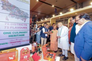 Baghpat's Ghevar : यूपी ट्रेड शो : बागपत का घेवर, शामली की पलंग तोड़ पेड़ा-बर्फी बनीं लोगों की पसंद ?