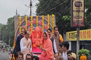 Festive fervor : गणेश चतुर्थी : शिवराज सिंह चौहान गणपति बप्पा को घर लाए, मध्य प्रदेश में उत्सव की धूम ?