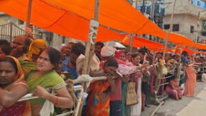 Devotees gathered : भाद्रपद शुक्ल षष्ठी पर लोलार्क कुंड में उमड़ा आस्था का सैलाब, संतान प्राप्ति को जुटे श्रद्धालु