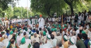 Farmers Stand Firm : अपनी मांगों को लेकर किसानों का धरना तीसरे दिन भी जारी, तीनों प्राधिकरणों के बाहर डटे किसान ?