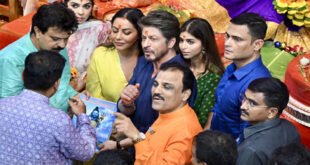 Shahrukh Khan : लालबागचा राजा के दरबार में पहुंचे शाहरुख खान, पत्नी गौरी और बेटी सुहाना भी आईं नजर ?
