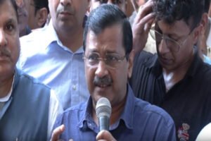 Delhi Police : केजरीवाल के तिलक नगर दौरे के दौरान 'आप' समर्थकों ने दिल्ली पुलिस के हेड कॉन्स्टेबल पर किया हमला ?