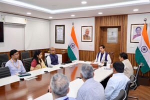 Online learning : प्राथमिक शिक्षकों के लिए ब्रिज कोर्स, ऑनलाइन पढ़ाई और स्कूल में प्रशिक्षण ?