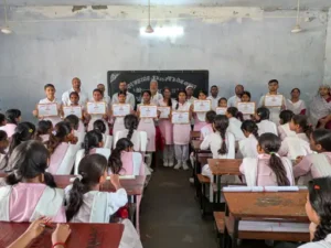 Hundreds of students : मेरे सपनों का भारत’ प्रतियोगिता में बच्चों ने दिखाया हुनर, हलियापुर में साक्षी और परी कौशल प्रथम, सैकड़ों छात्रों ने लिया हिस्सा