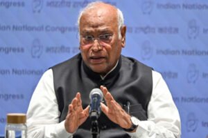 Double-engine government : सागर शराब त्रासदी पर कांग्रेस का वार, मल्लिकार्जुन खड़गे बोले-जवाबदेही से भाग रही डबल इंजन सरकार ?