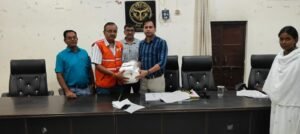 Tehsil employees : स्वाइन फ्लू से बचाव को लेकर रेडक्रास सोसाइटी ने चलाया जागरूकता अभियान, पुलिसकर्मियों व तहसील कर्मचारियों को बांटे 2250 मास्क