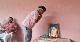 A heartfelt tribute : अंतरराष्ट्रीय कवि दुष्यंत कुमार की जयंती पर पुष्प अर्पित कर दी गई भावपूर्ण श्रद्धांजलि ?