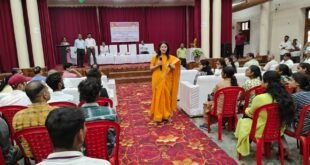Students : अभ्युदय योजना से प्रतियोगी परीक्षाओं की तैयारी को मिलेगी नई दिशा, डीएम कविता मीना ने छात्र-छात्राओं को किया प्रेरित