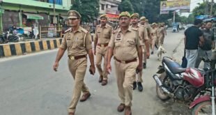 Security arrangements : किरतपुर पुलिस ने मुख्य मार्गों और बाजारों में पैदल गश्त कर सुरक्षा व्यवस्था का जायजा लिया