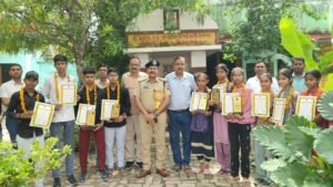Jail Superintendent : मेधावी छात्र-छात्राओं व शिक्षकों का हुआ सम्मान, जेल अधीक्षक ने एकाग्रता से अध्ययन करने के लिए किया प्रेरित ?