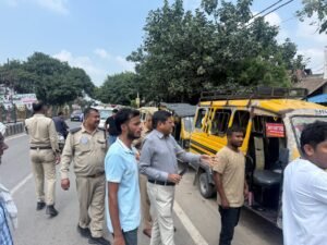 Petrol vehicles : एनसीआर क्षेत्र में 10 साल पुराने डीजल और 15 साल पुराने पेट्रोल वाहनों पर कार्रवाई की तैयारी