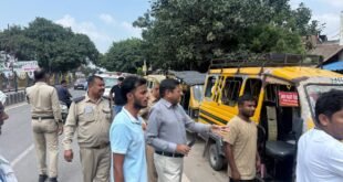 Petrol vehicles : एनसीआर क्षेत्र में 10 साल पुराने डीजल और 15 साल पुराने पेट्रोल वाहनों पर कार्रवाई की तैयारी