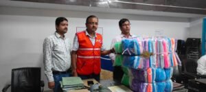 Mosquito nets : बाढ़ प्रभावित क्षेत्रों के लोगों को मच्छरजनित बीमारियों से बचाव के लिए 102 मच्छरदानियां वितरित