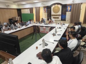 Influencers : सेवा संकल्प अभियान के सफल क्रियान्वयन को लेकर जिलाधिकारी ने पत्रकारों और इन्फ्लुएंसर्स से संवाद किया