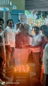 Wishing for a long life : प्रधानमंत्री नरेंद्र मोदी के जन्मदिन पर मेरठ के माछरा में दीप जलाकर कार्यकर्ताओं ने दीर्घायु की कामना ?