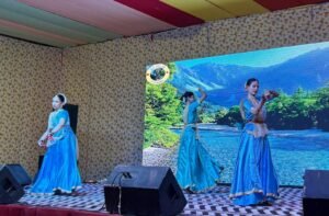 Festive fervor : गणेश महोत्सव के दूसरे दिन प्रतियोगिताओं और सांस्कृतिक प्रस्तुतियों से गणेश भवन में छाई रही उत्सवी धूम