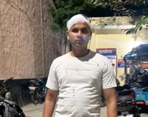 Assault on an employee : पिलखुवा में पेट्रोल पंप कर्मचारी से मारपीट का आरोप, तीन-चार लोगों पर धमकी देने की शिकायत