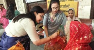 Distributed nutrition kits : संपूर्ण समाधान दिवस में 121 शिकायतें प्राप्त, 21 का मौके पर निस्तारण, डीएम ने गर्भवती महिलाओं को बांटी पोषण किट ?