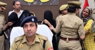 Press Conference : बिजनौर में हनीट्रैप गिरोह पर पुलिस की बड़ी कार्रवाई, चार महिलाओं समेत पांच गिरफ्तार, प्रेस कॉन्फ्रेंस में महिला आरोपी ने किया हंगामा