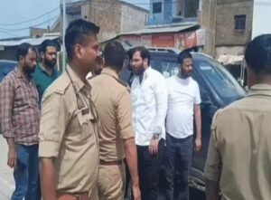 The vehicle was also stopped : अतीक के बेटे अली के काफिले की कौशाम्बी में पुलिस ने की चेकिंग, भाई अहजम की गाड़ी भी रोकी ?