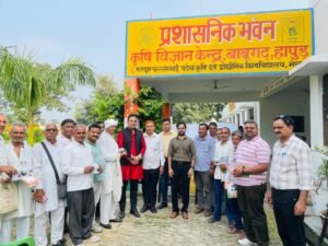 Advanced Farming : हापुड़ में किसानों से रूबरू हुई डीडी किसान की टीम, किसान प्रश्न मंच में योजनाओं और उन्नत खेती पर संवाद
